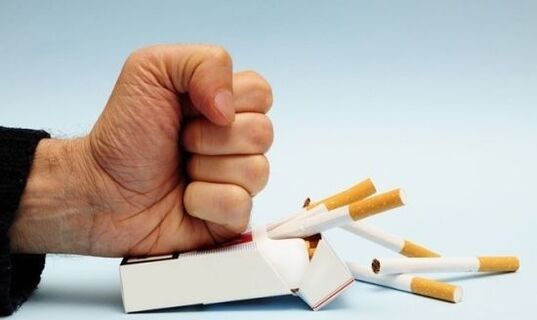 mesti rūkyti, kad būtų išvengta pirštų sąnarių skausmo